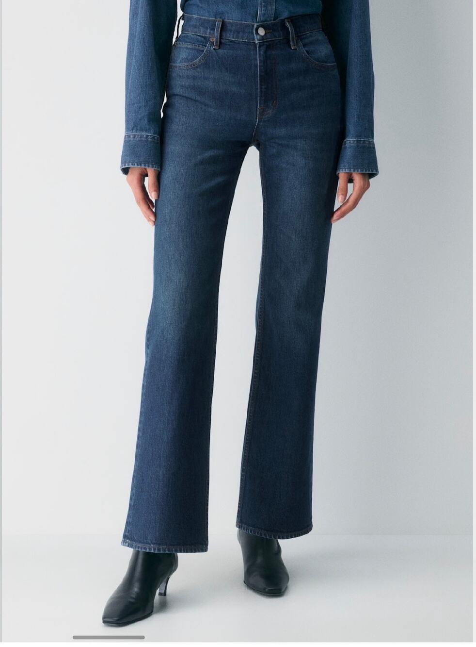 Aritzia Denim Forum The Chloe Hi-Rise Bootcut Jean SZ 28